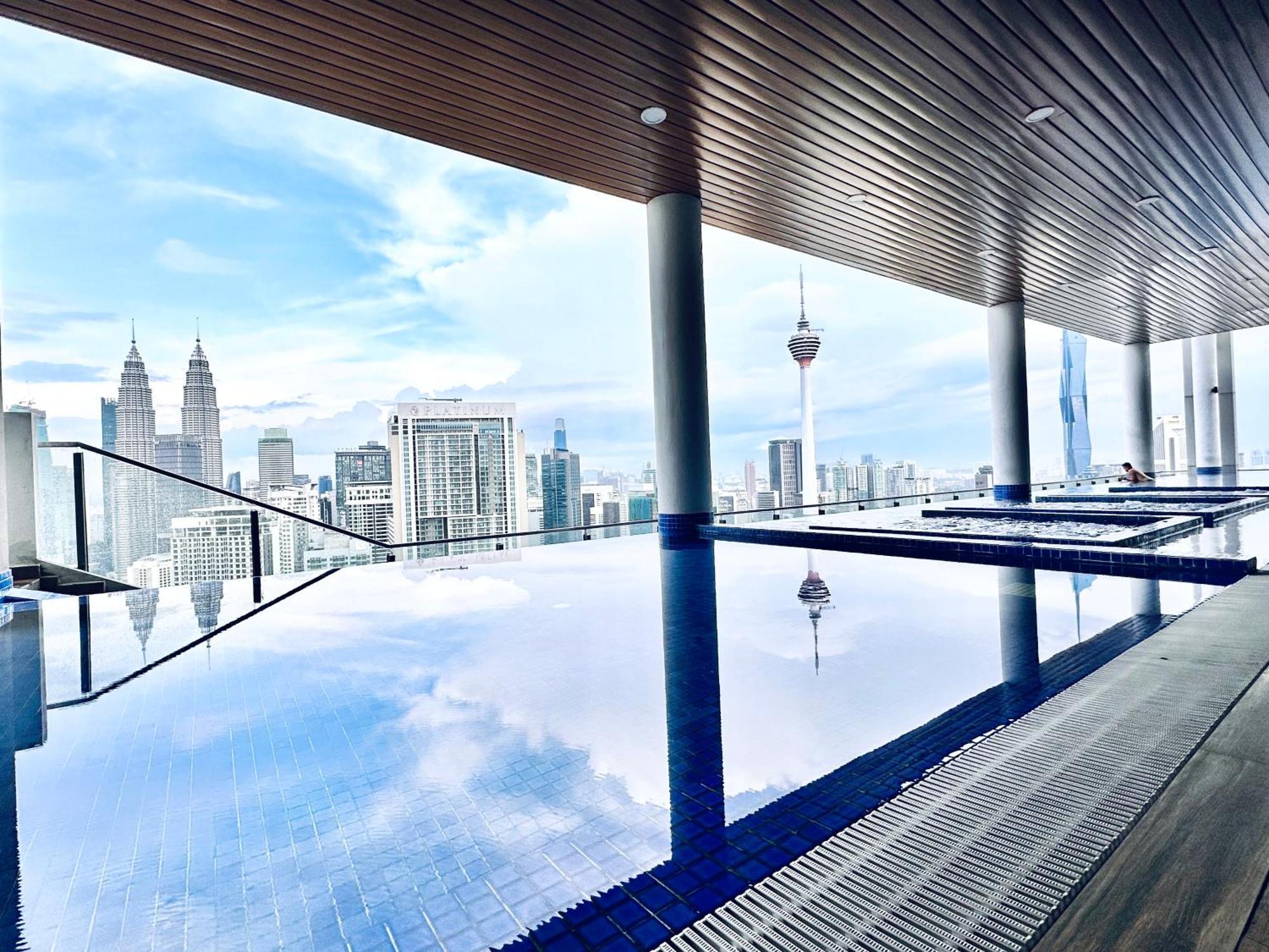 The Luxe Suites Klcc By Cozy Stay クアラルンプール エクステリア 写真