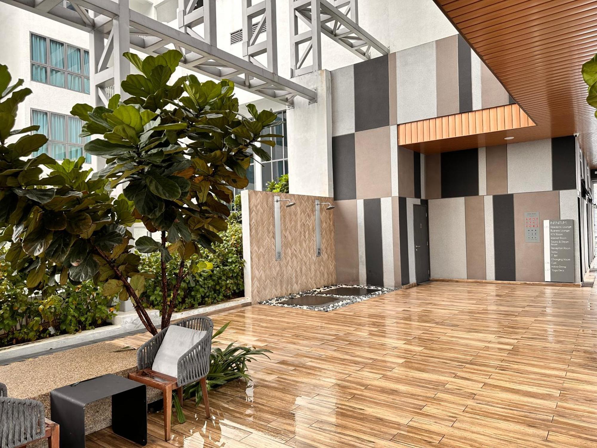 The Luxe Suites Klcc By Cozy Stay クアラルンプール エクステリア 写真