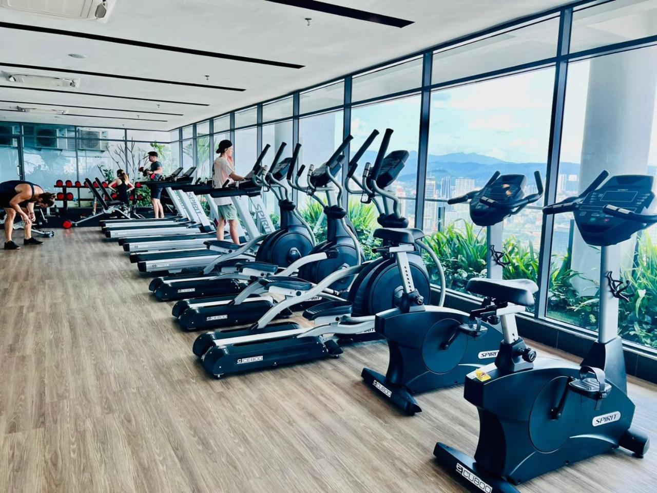 The Luxe Suites Klcc By Cozy Stay クアラルンプール エクステリア 写真