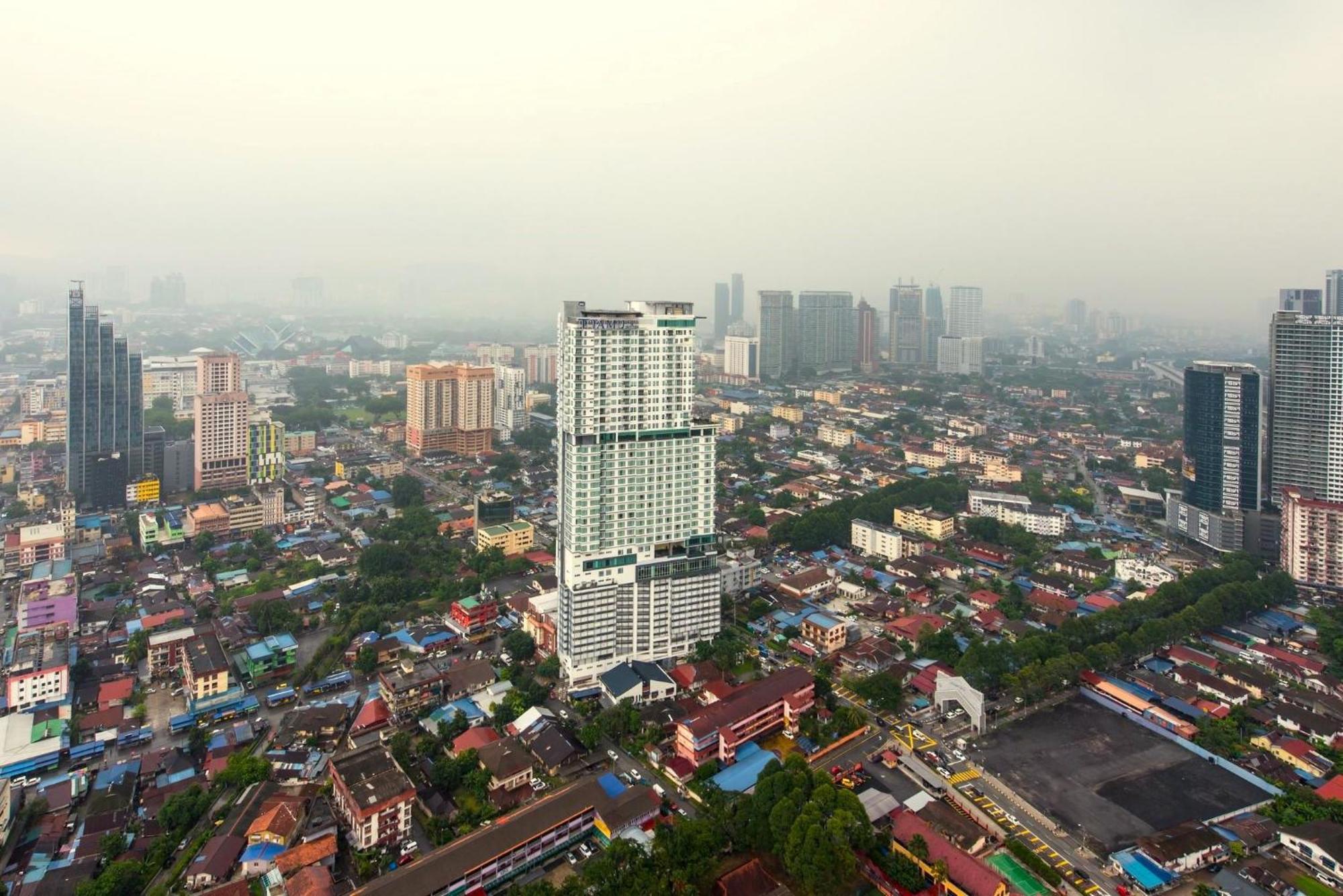 The Luxe Suites Klcc By Cozy Stay クアラルンプール エクステリア 写真