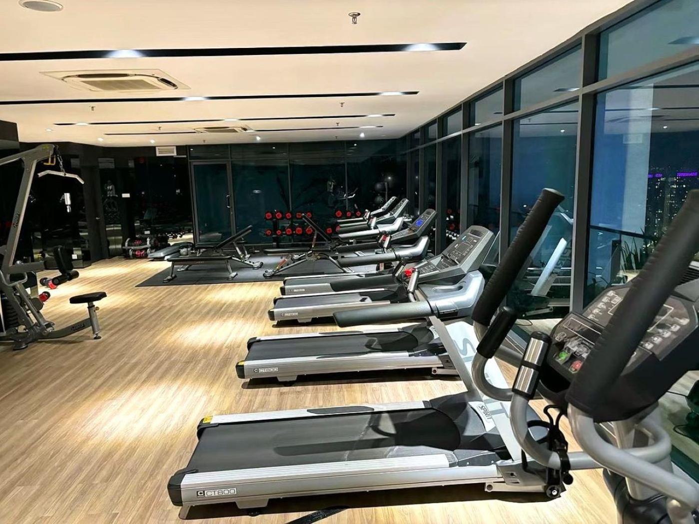 The Luxe Suites Klcc By Cozy Stay クアラルンプール エクステリア 写真