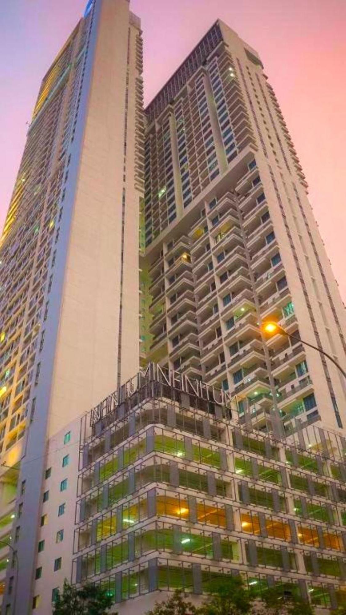 The Luxe Suites Klcc By Cozy Stay クアラルンプール エクステリア 写真